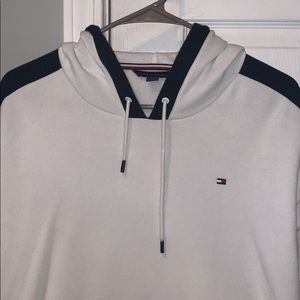 tommy sweatshirt